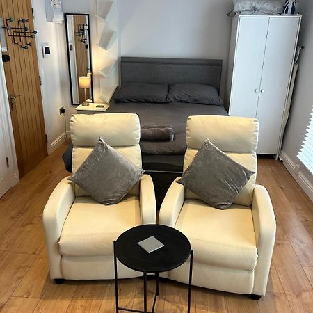 Jaskar Studio 2 Cheltenham Kültér fotó